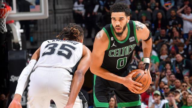 火狐电竞登录入口-塔图姆希望罗威先发出场 绿军是否该考虑变阵