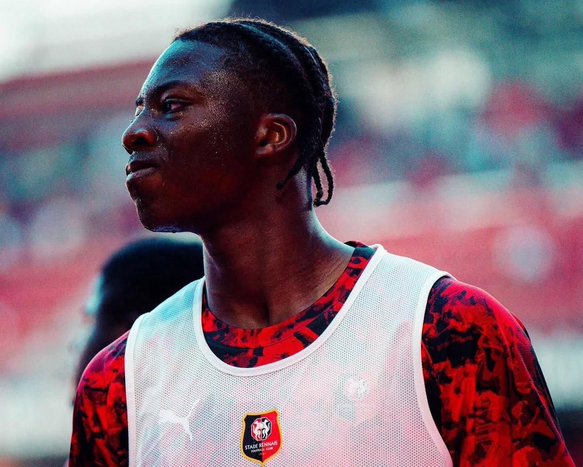 火狐电竞官方网站-记者：曼联考虑加大对雷恩前锋梅特的追求力度