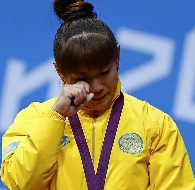 火狐电竞登录入口-体坛第一叛徒！她改洋名换国籍夺冠后称不是中国人，结局如何？|姚丽|哈萨克斯坦|马内扎|举重|教练_新浪体育_新浪新闻